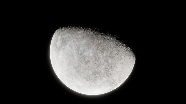 元宇宙：虚拟现实中的无限可能，重塑未来生活空间